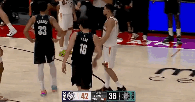 我回来啦！杨瀚森今日重获上场机会！在今天NBA常规赛开拓者对阵太阳的第二节比赛中