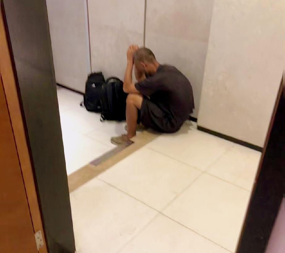 老了不后悔的秘诀为什么是吃好这口饭？第一个问题，挣钱是害怕没钱，还是希望有钱，还