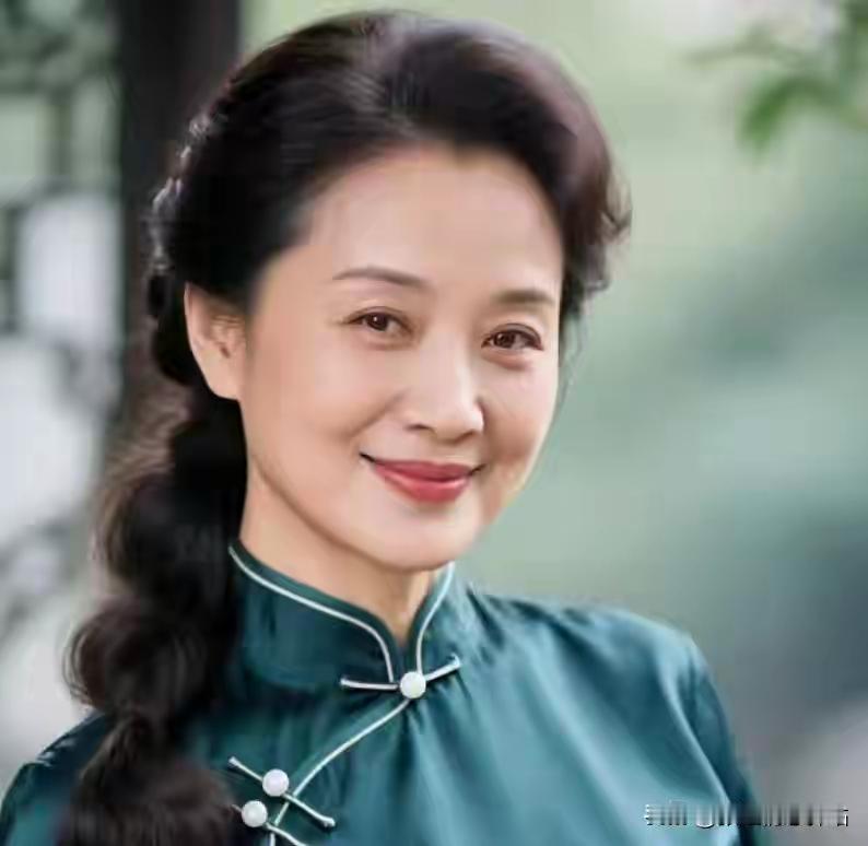 一路风雨走天涯，
肩挑重担度人生。
历尽人生千万苦，
心态平和你就赢。