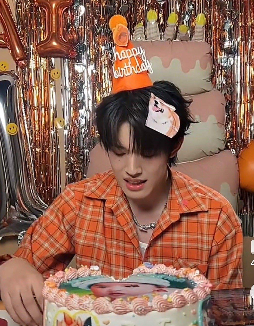 张极回应收不收购时代峰峻张极回应收购时代峰峻 直播被问收购时峰，张极直接说有计划