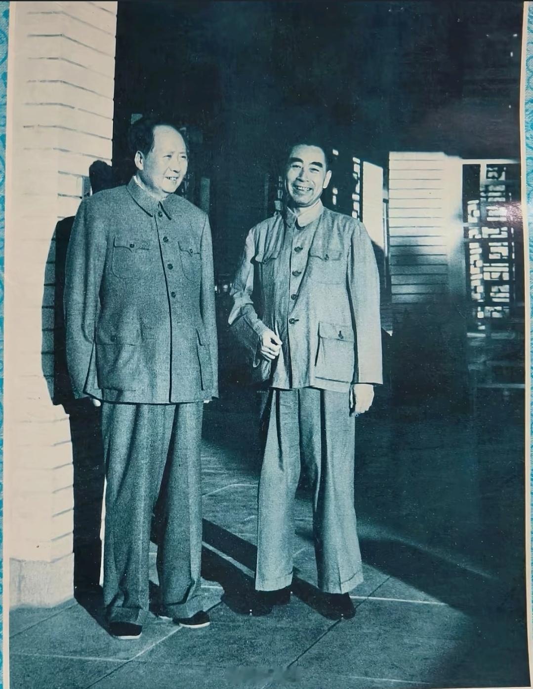 1961年，毛主席和周总理在庐山太阳永远是那样的红，这盛世如您所愿！ 