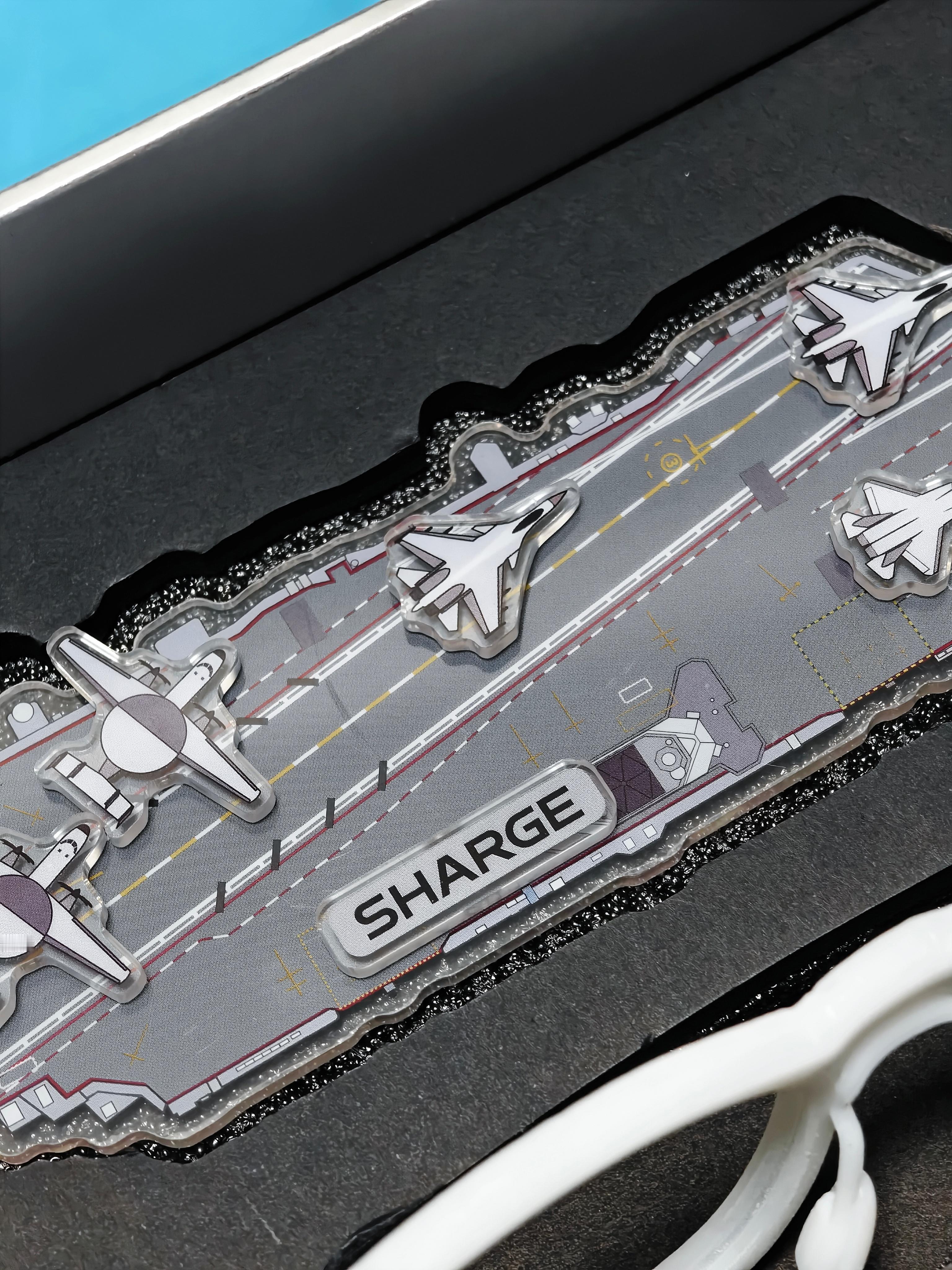 好家伙！闪极和中国航母联合发布会的礼盒有点东西惊喜的是里面附带了一个闪极3D打印