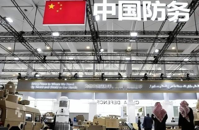 战时状态，中国能支撑多久饱和式打击？当鹰酱还在纠结“导弹库存够不够打一周”时，兔