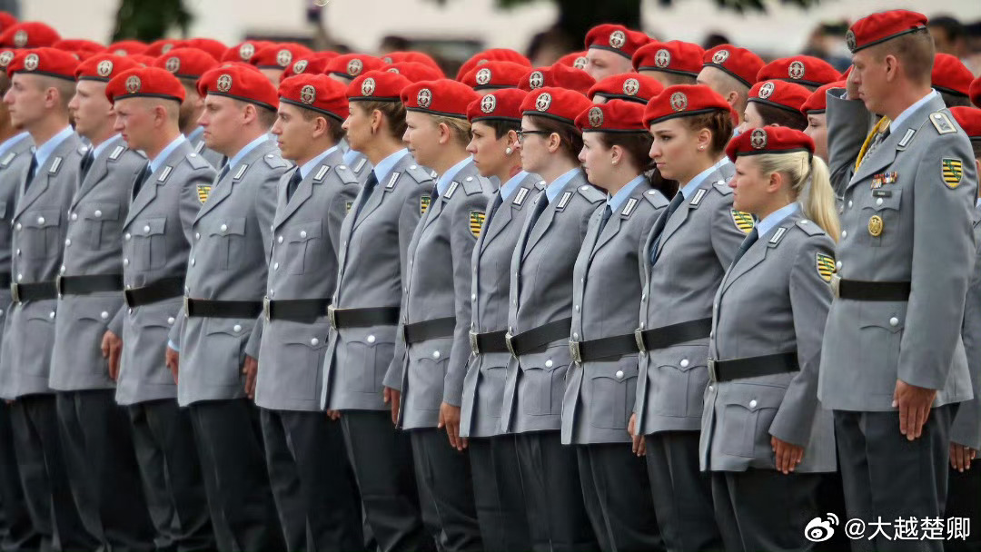 德国颁布自愿兵役制新法，规定所有年龄在17岁至45岁的男性公民，若非获得政府批准