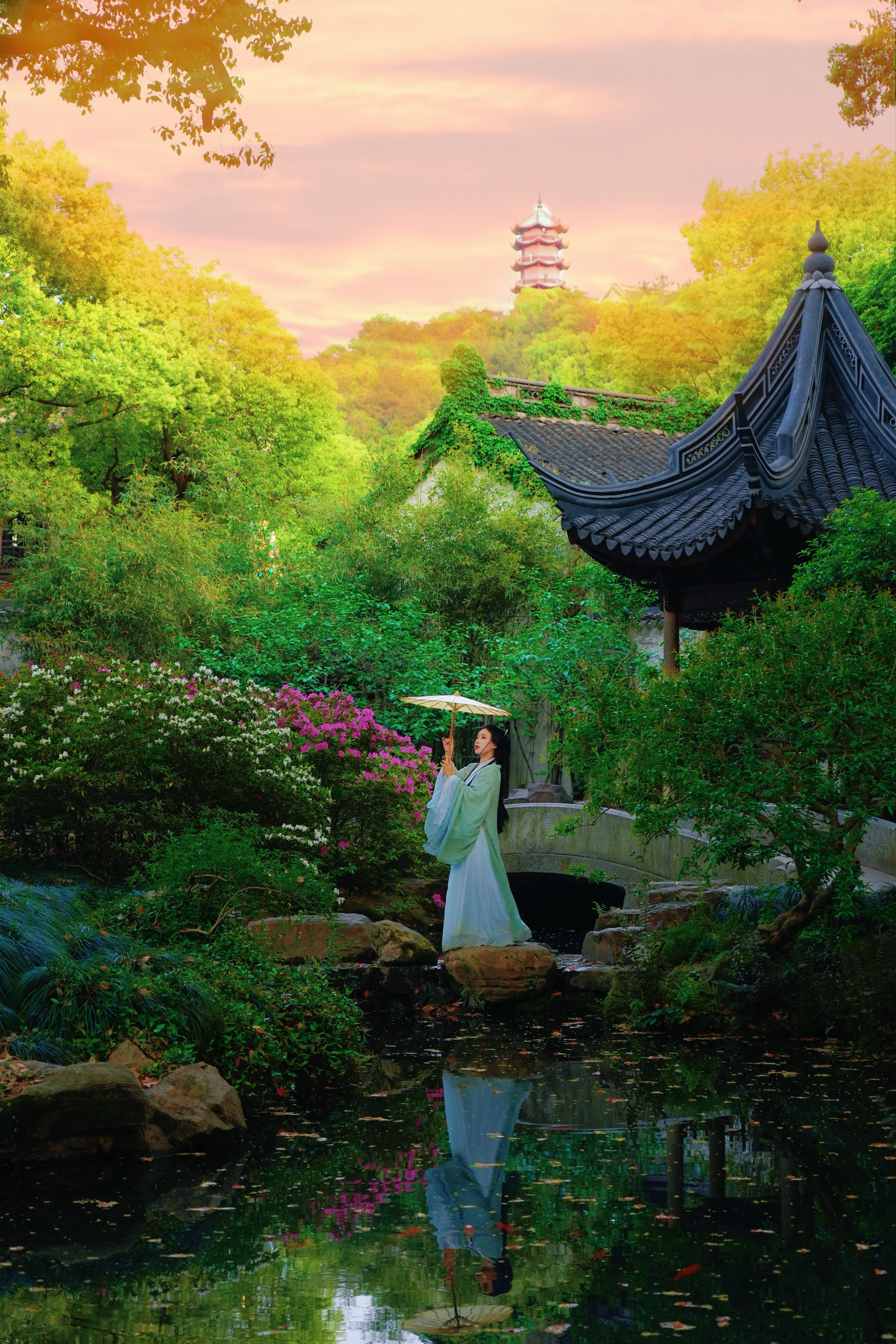 ✨无锡惠山古镇：万亩杜鹃×国潮夜游美到封神！惠山古镇被誉为无锡历史文化的露天博物