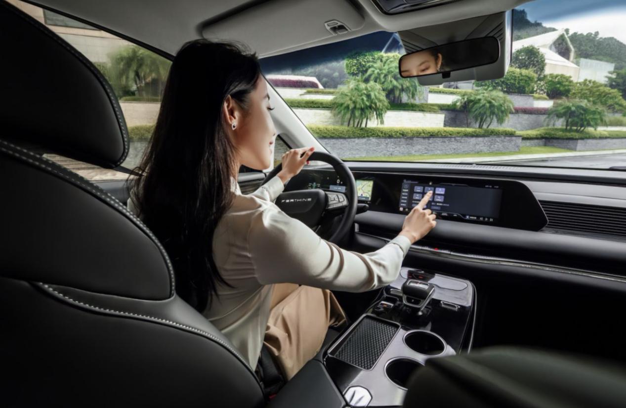 以前在车圈好像有个不成文的共识：MPV要想豪华，至少得17万起。结果星海V9来了