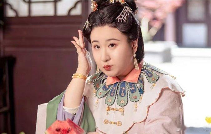锤娜丽莎你的权威我后知后觉 终于后知后觉锤娜丽莎的“权威”有多绝！唱歌是拿过全国