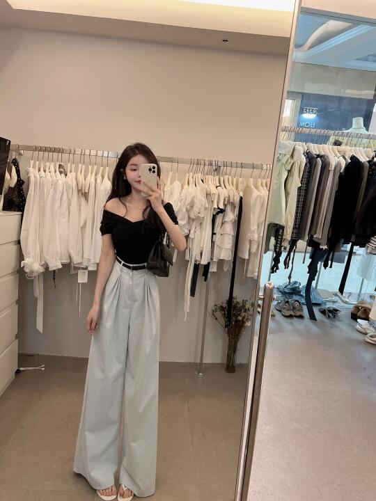 永远被这条裤子美到白月光～