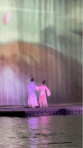 #夜游浣纱江居然遇见西施了#诸暨偷偷干大事！游船表演美轮美奂，从苎萝山到浣纱江畔