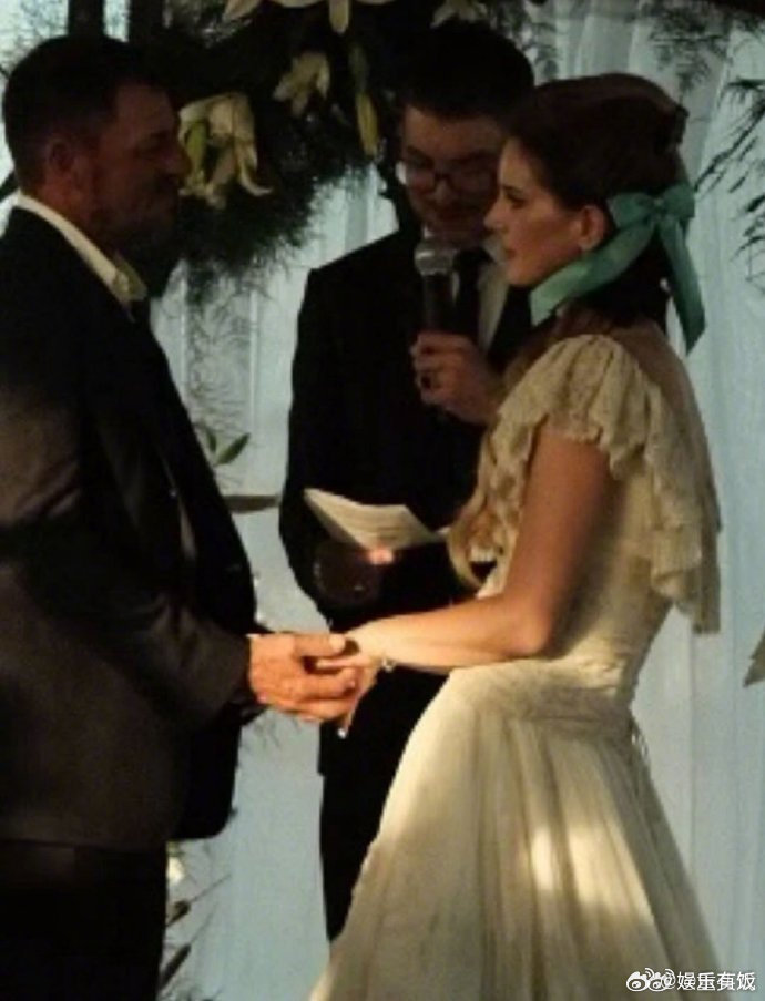 打雷姐分享和老公鳄鱼哥婚纱照打雷姐首次分享婚纱照 打雷姐Lana Del Rey