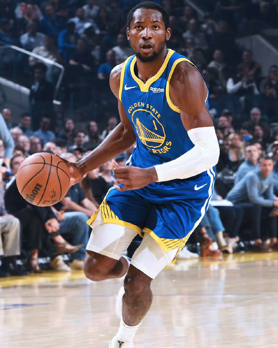 库明加要接受新的挑战并可能交学费[doge]科尔赛前透露，库明加￼凭借表现已赢得