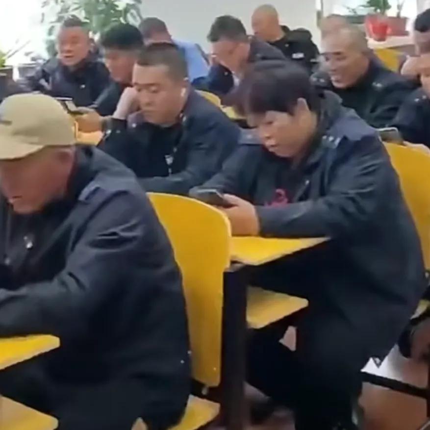 亚运会临近，尔滨出租车驾驶员集体学英语，国际滨实锤了！

不得不说，尔滨这个神操