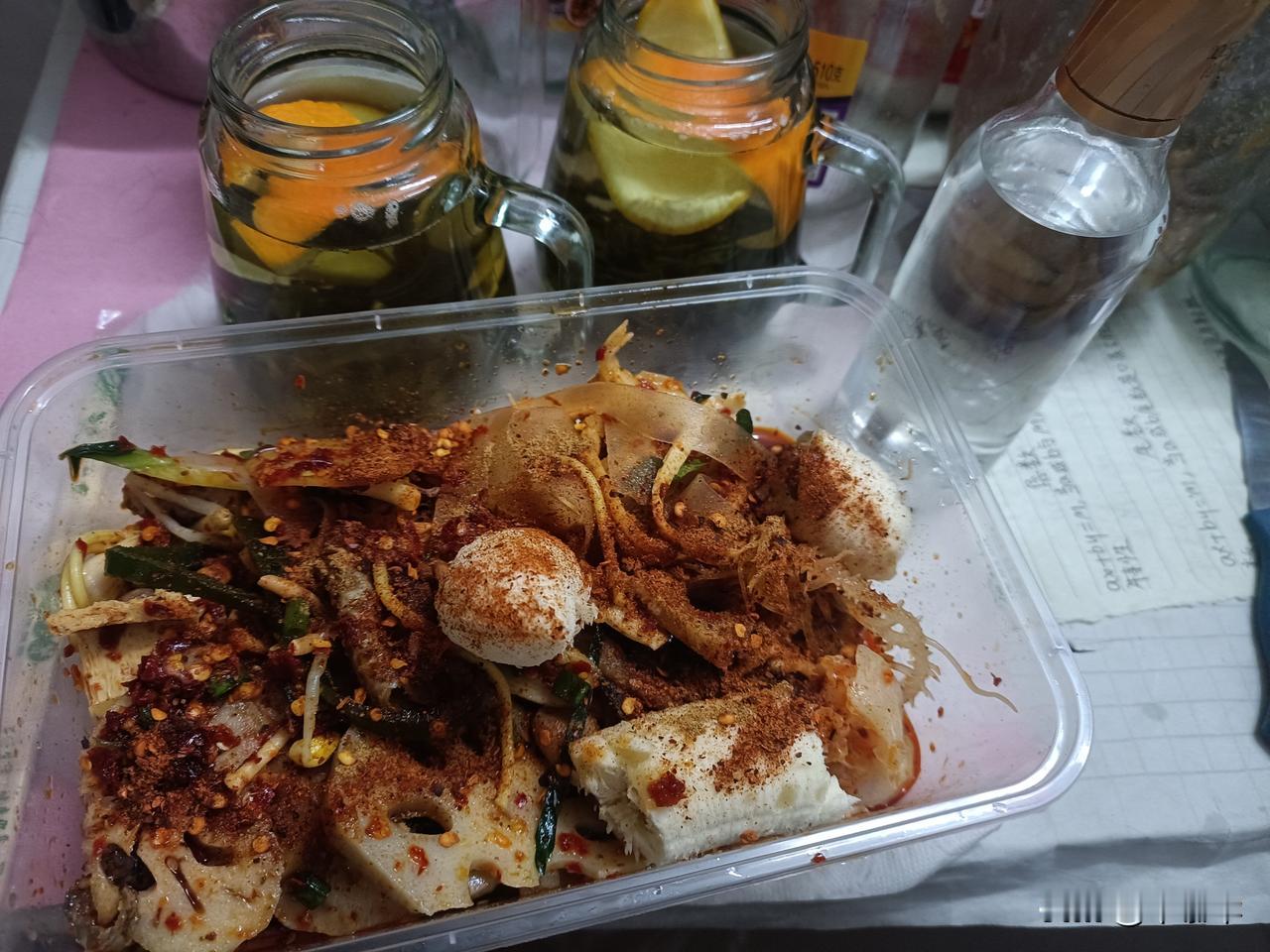 有酒学仙，无酒学佛

“有酒学仙，无酒学佛”，这句话太妙了。就像清代钱大昕写的对