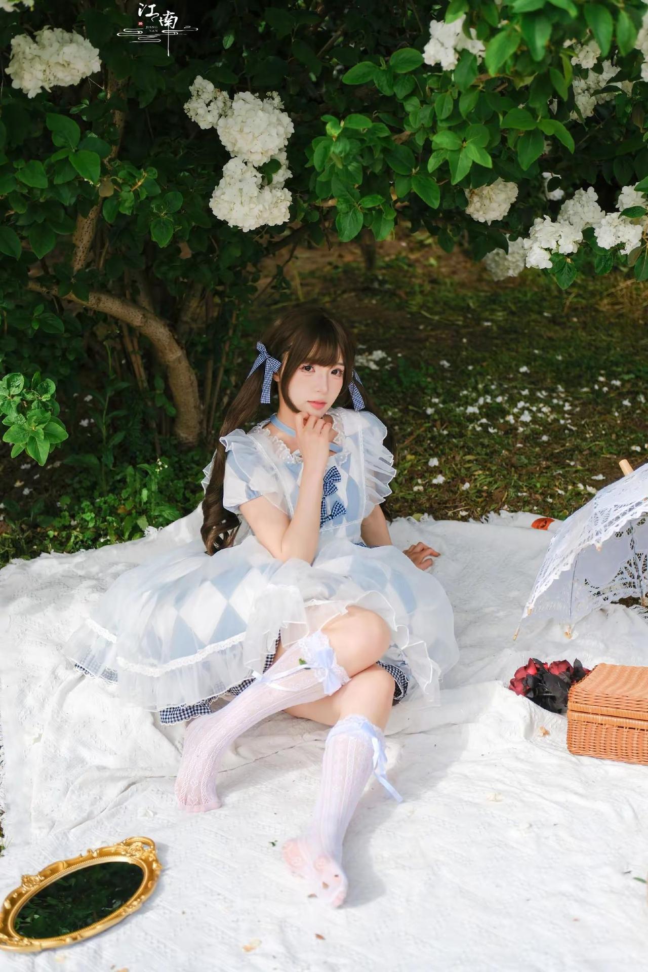洛丽塔。富士xt50加适马17-40梦幻lolita 人偶与熊lolita 摄影