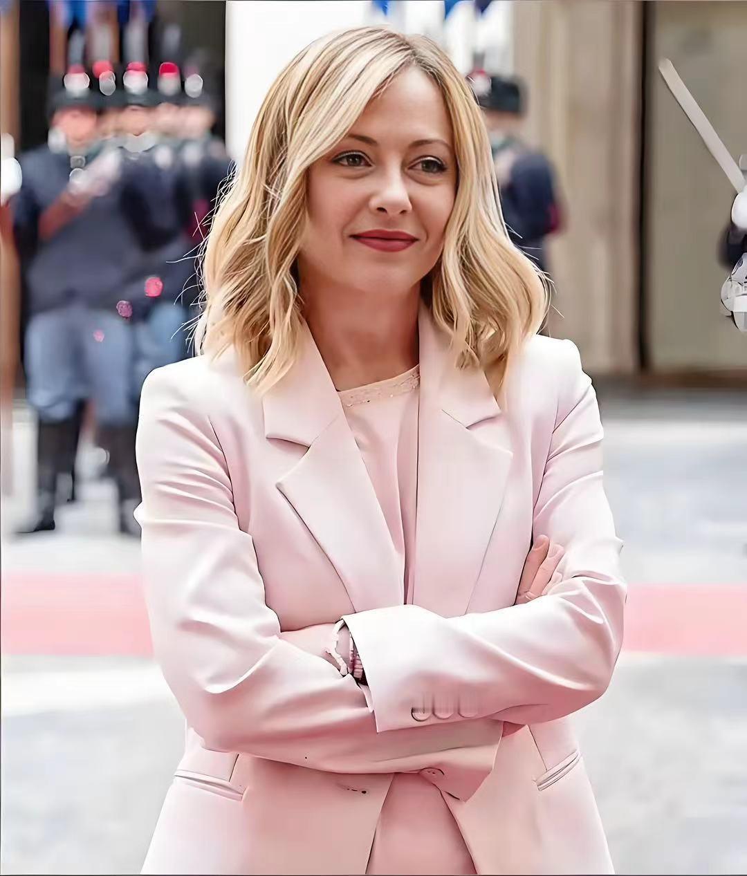 局势进一步加剧，万斯在伊斯兰堡怒掀桌子回国后，双方剑拔弩张。
伊朗、美国相互指责