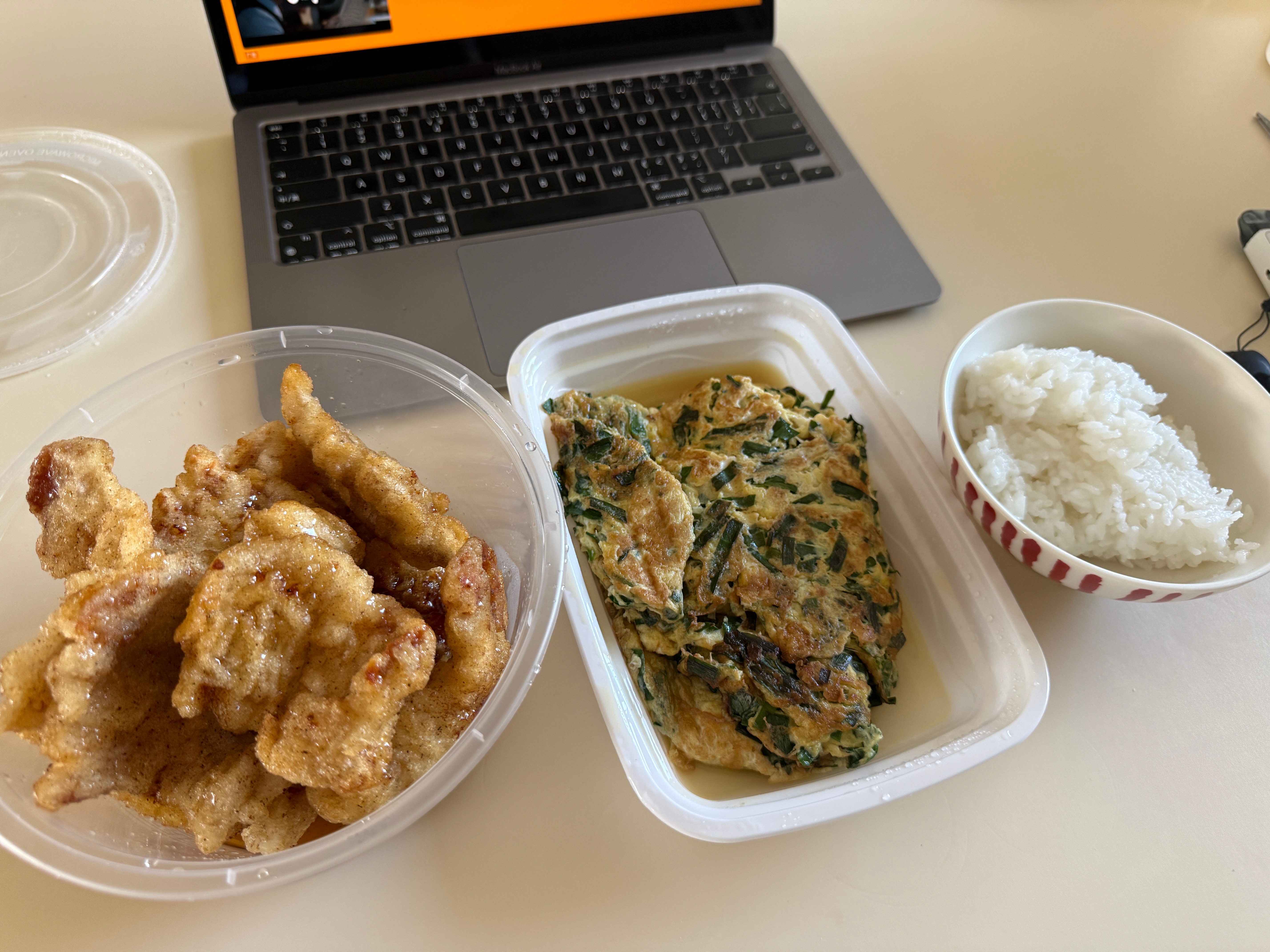 可能是全大连市今天第一个吃上锅包肉的人。 ​​​