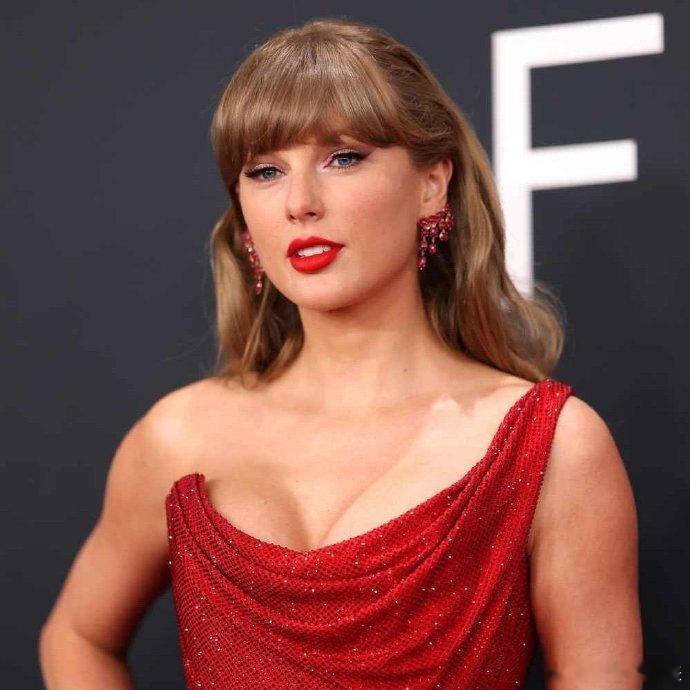 霉霉或将在格莱美表演 据外媒，格莱美奖制作方正在尝试联系“霉霉”泰勒·斯威夫特，