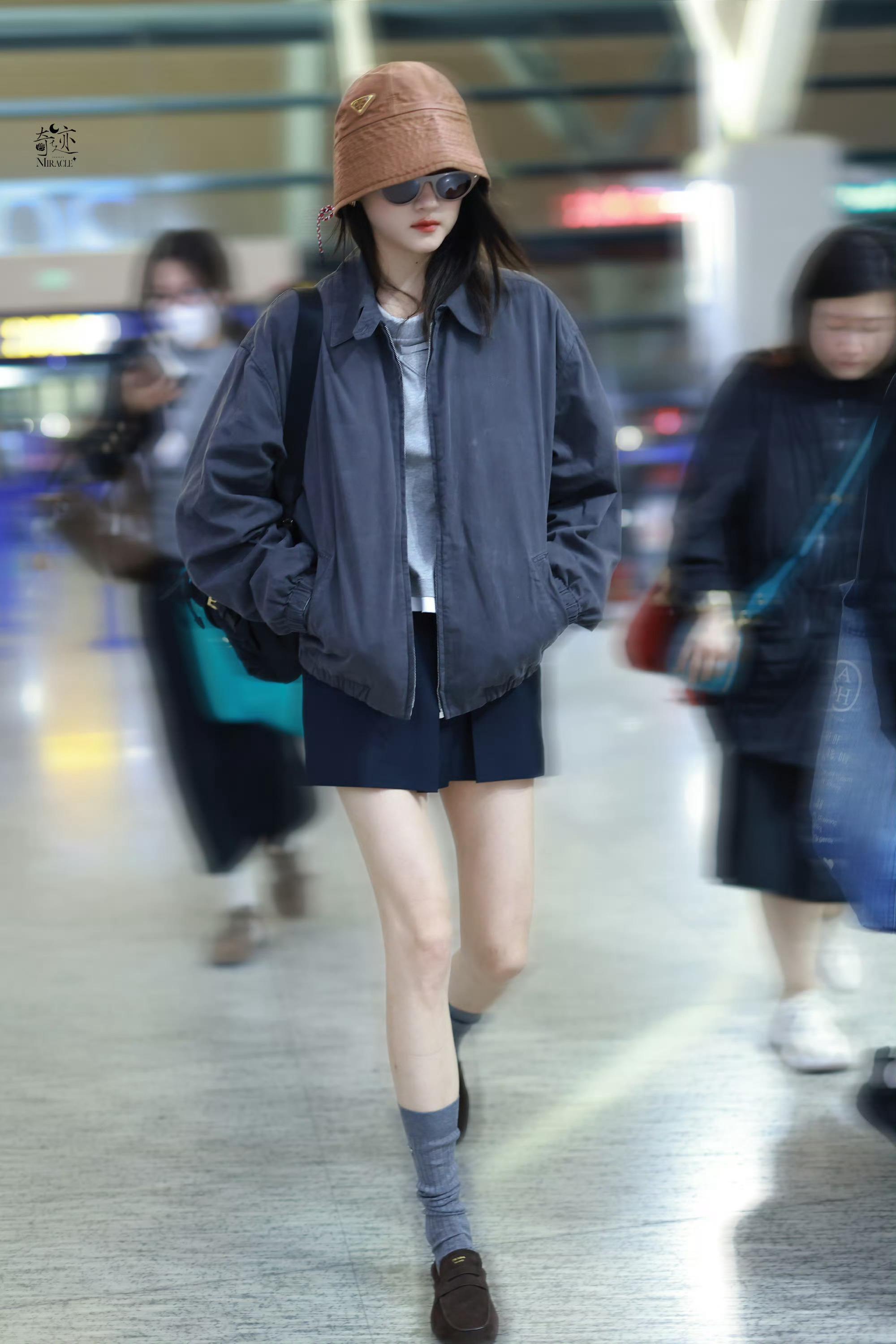 米兰时装周｜机场出发照关晓彤 —— PRADA 2026春夏大秀PRADA本季大