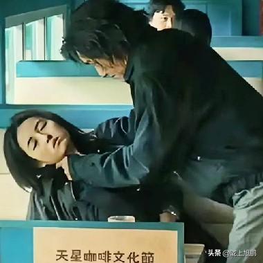 《捕风追影》实时票房
 截至9月14日11：40，《捕风追影》上映第30天，单日