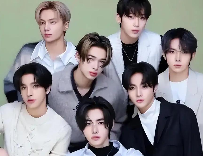 阴柔风气泛滥，青年血性渐失，大众审美走向偏柔，是外部刻意引导还是自身迷失。

现