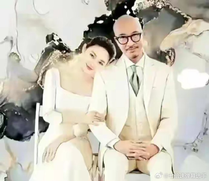 大 S 再婚已然 3 年啦，如今终于晒出了与具俊晔的婚纱照呢。 ​​​