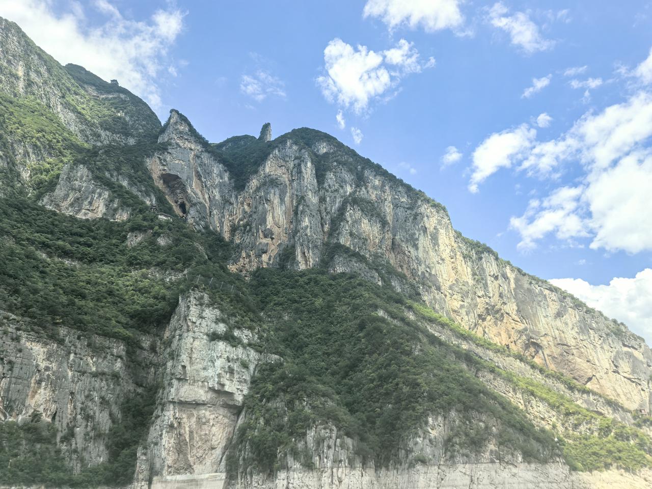 0506.长江三峡·神女峰。