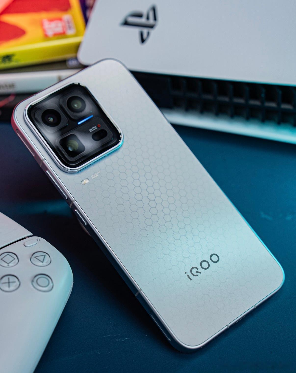 最近用iqoo15 ultra 打游戏真的太爽了，作为首款性能Ultra ，iQ