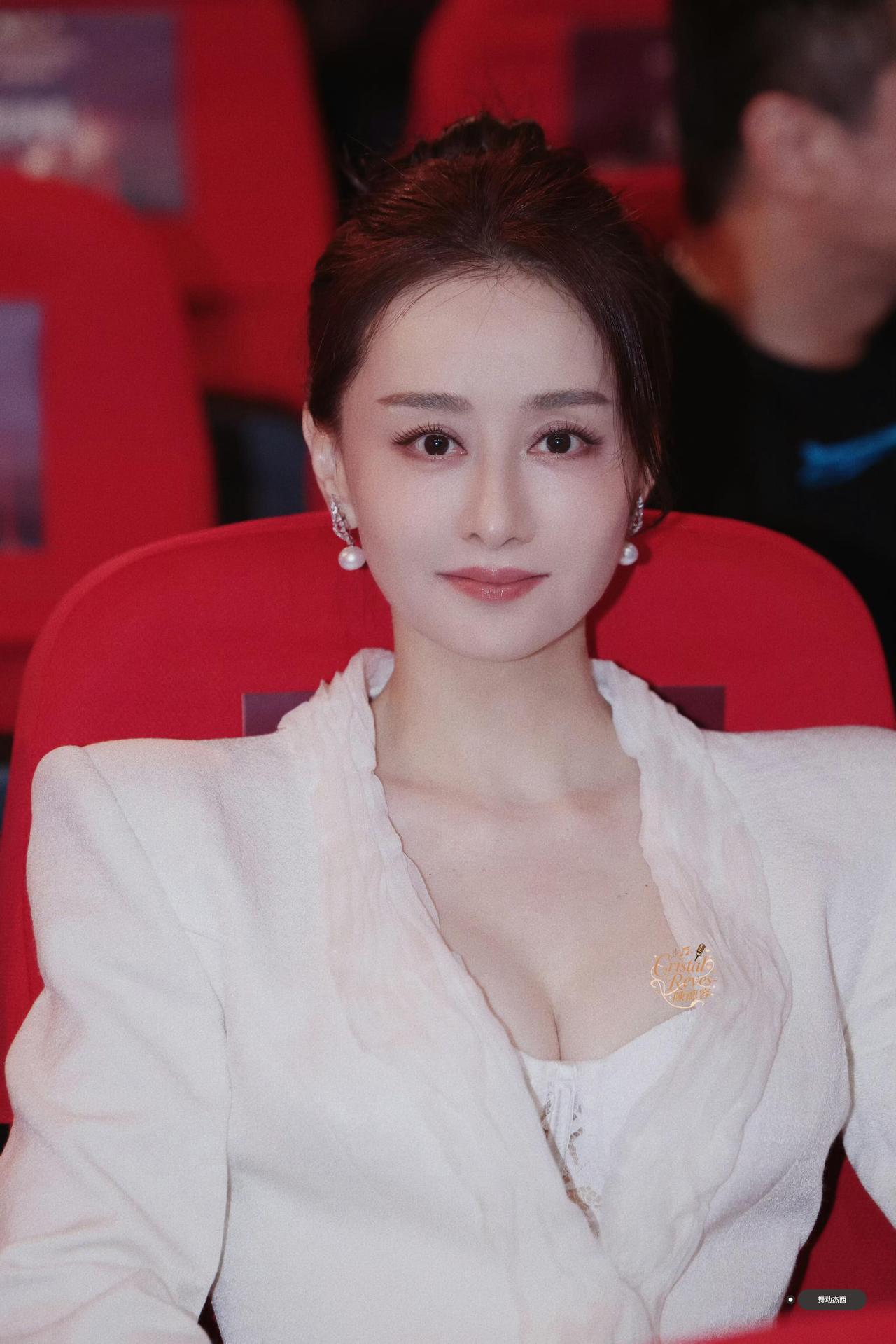 法拉利老了还是法拉利，50几岁又何妨
问世间情为何物，她依然是记忆中的白吟霜，落