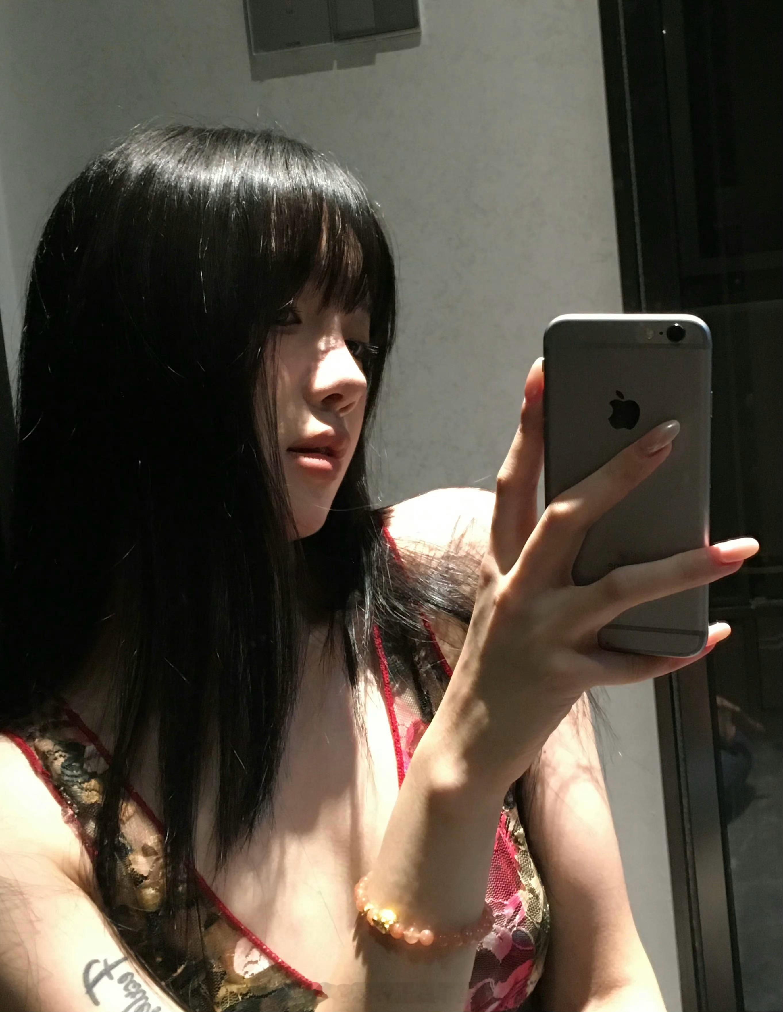 还是以前的home键iPhone有意思！ ​​​