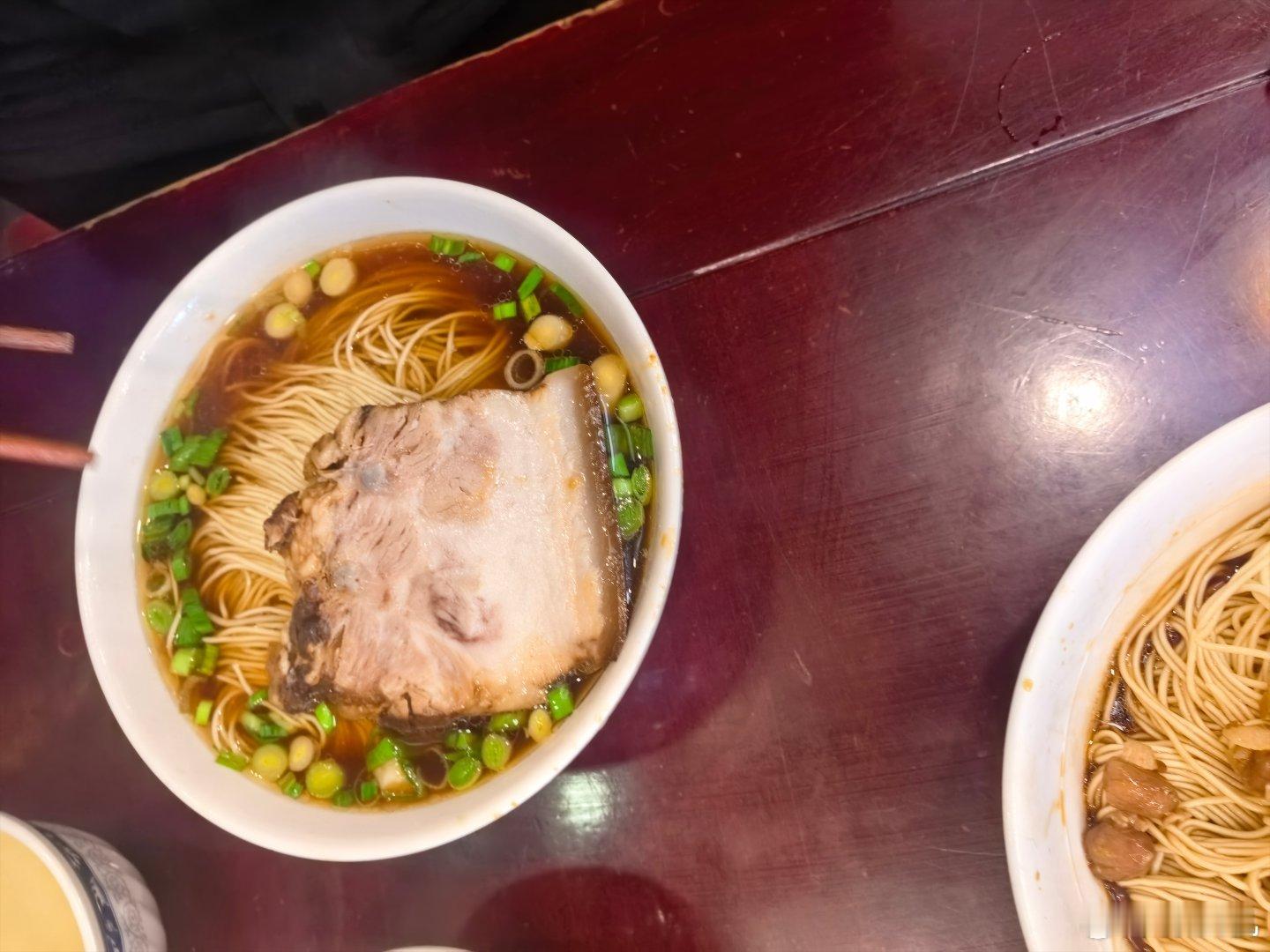 这辈子遇到过最硬的面，太可怕了，有一种吃医院标本的感觉，这啥呀，看一眼饱了太彪了