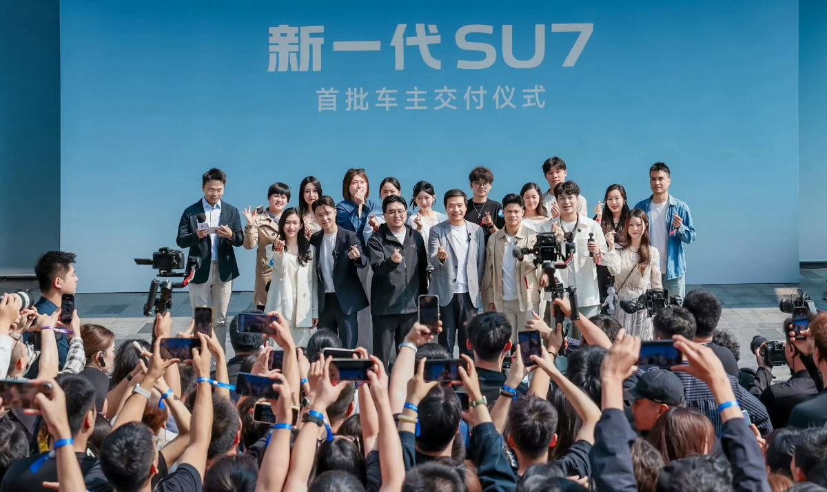 雷军一句话卖出一辆车怪不得小米汽车卖的好，不仅产品力可以，雷总也棒，销量+1智驾