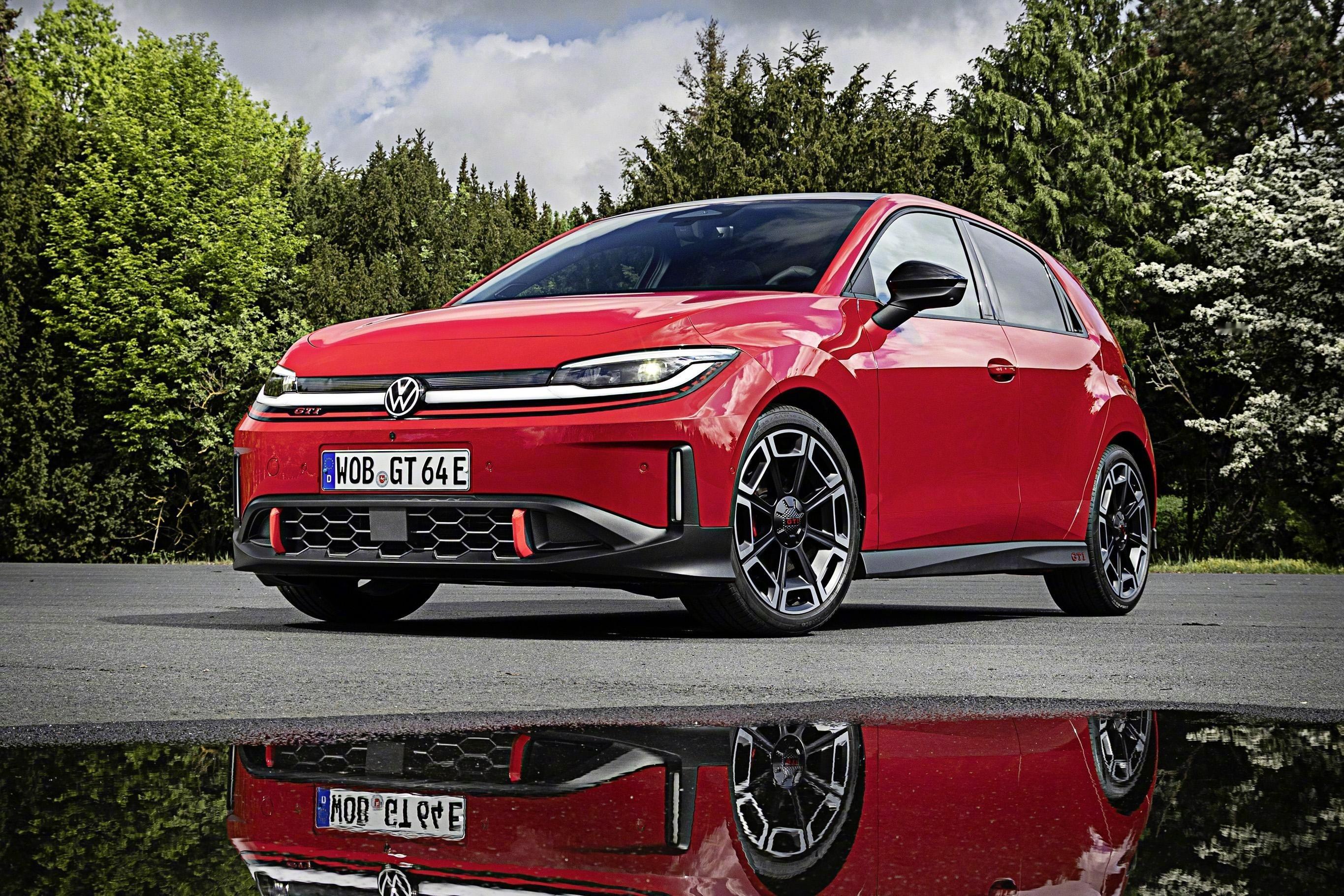 大众ID.POLO GTI。尺寸4096×1816×1513mm，轴距2599m