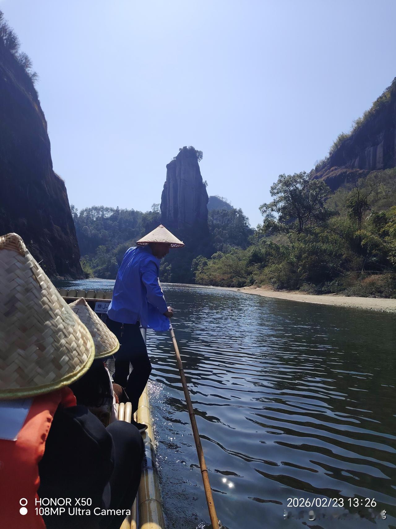 武夷山竹筏漂流美景“上头条聊CBA”
