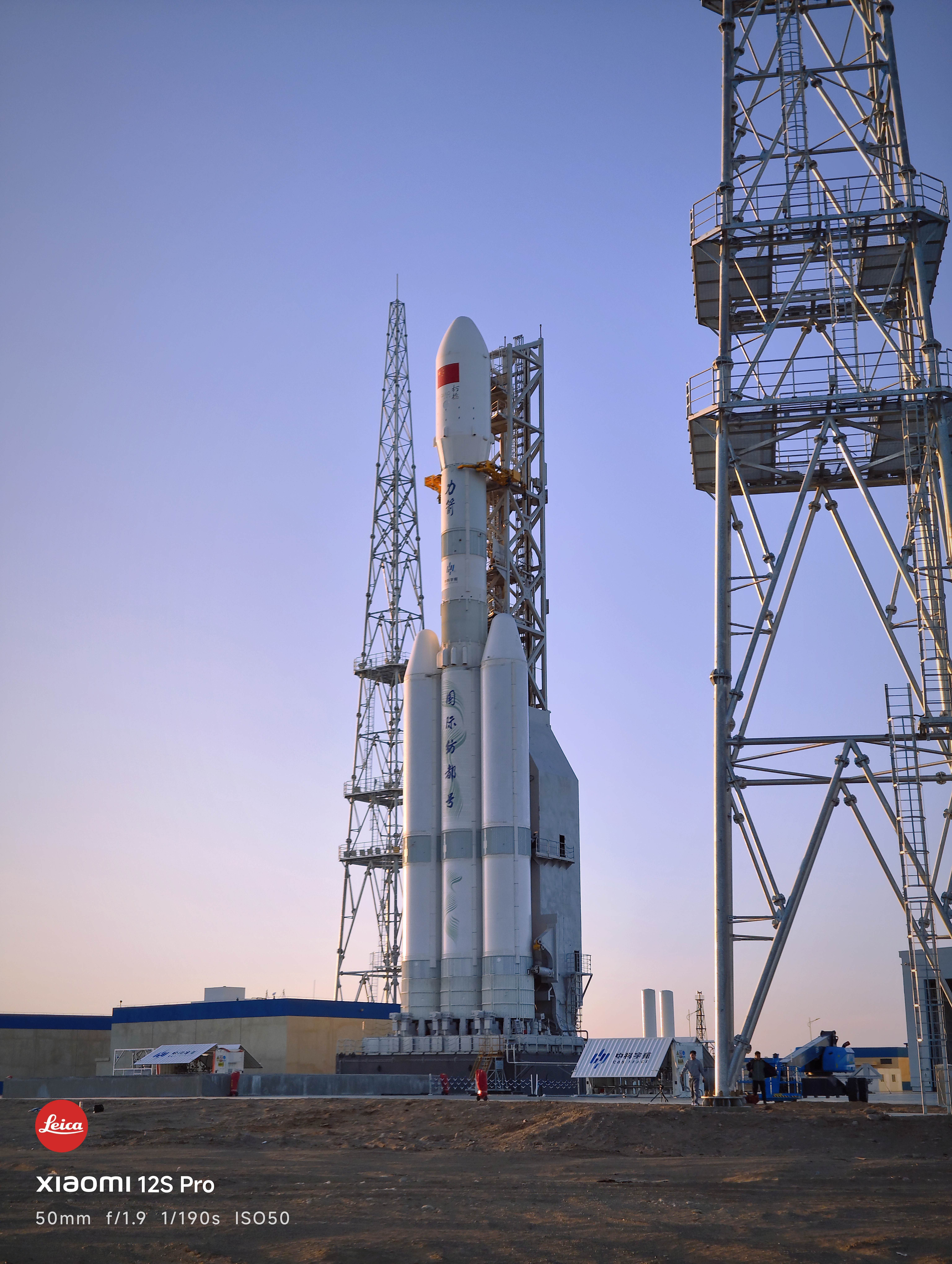 牛逼的照片和视频还在后面，先给大家解解馋 