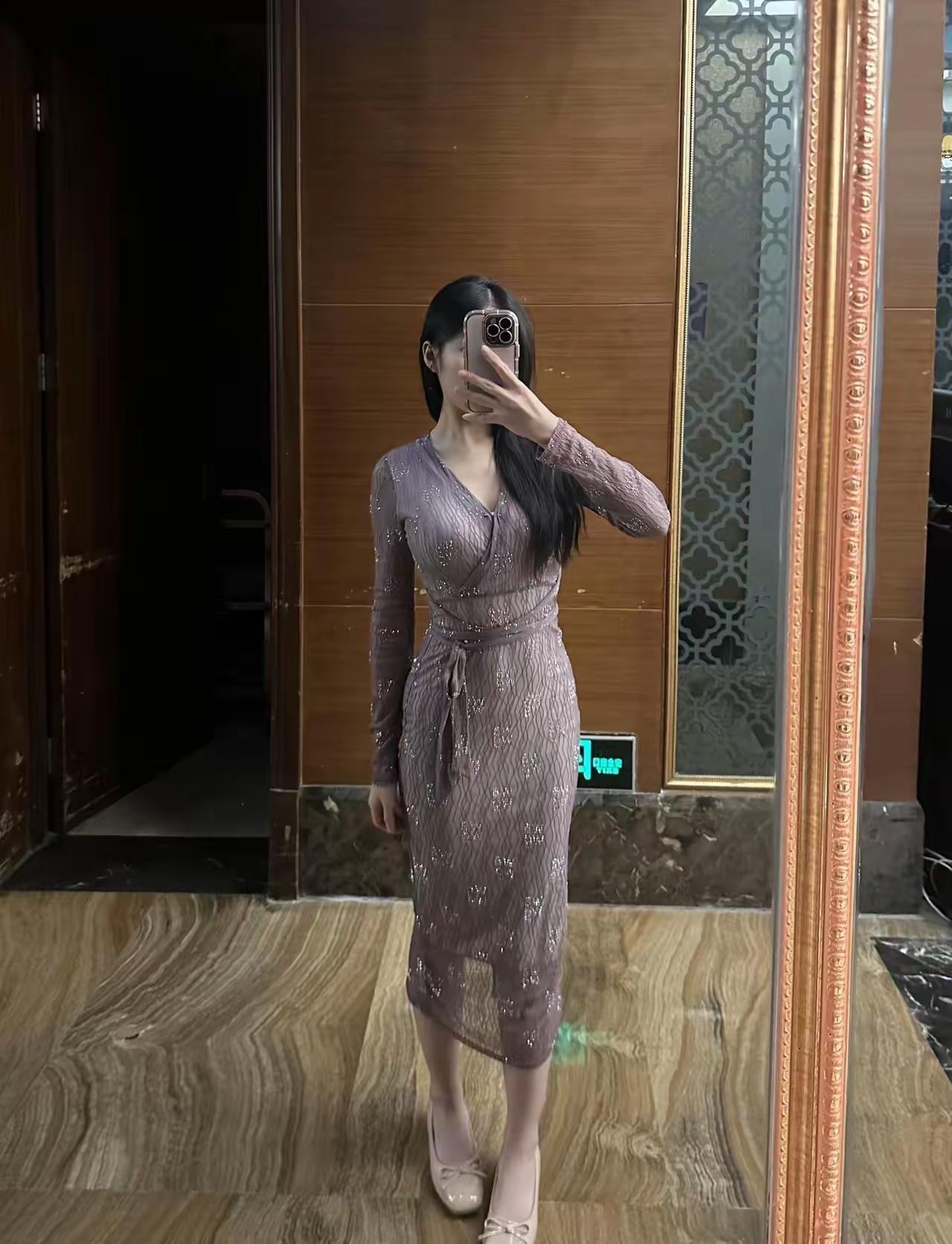 加薪之路太难了
一年又一年
没有时间期限
尽是老板的各种套路
真的越干越心凉
