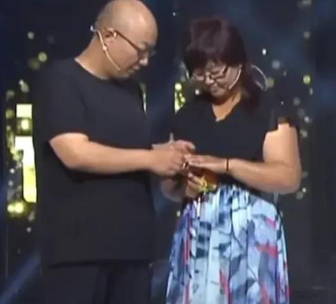 2012年，江苏男子患尿毒症，母亲，妻子，女儿争着给他捐肾。最终，妻子3个月狂减