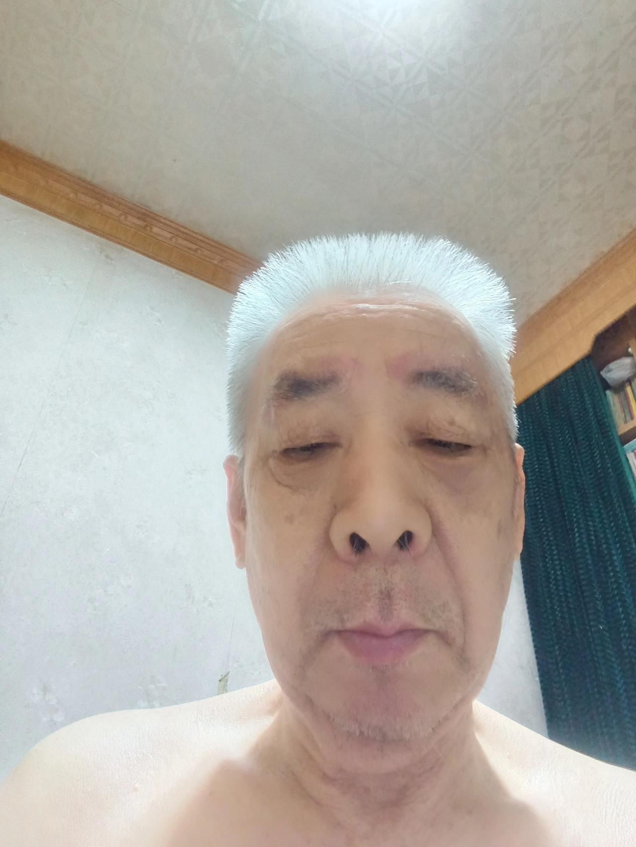 中国大学为不出中国味道，非要追求国际化， 追求外国味道，这是中国大学办学的一股歪