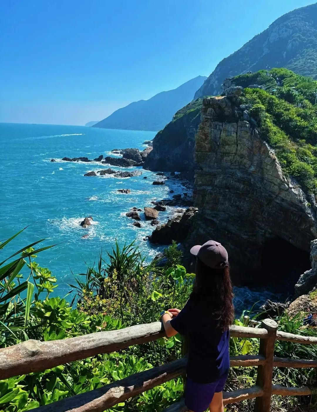 悬崖山海+登高远眺｜山海径徒步路线简直封神
上午是《美人鱼》🧜‍♀️同款悬崖碧