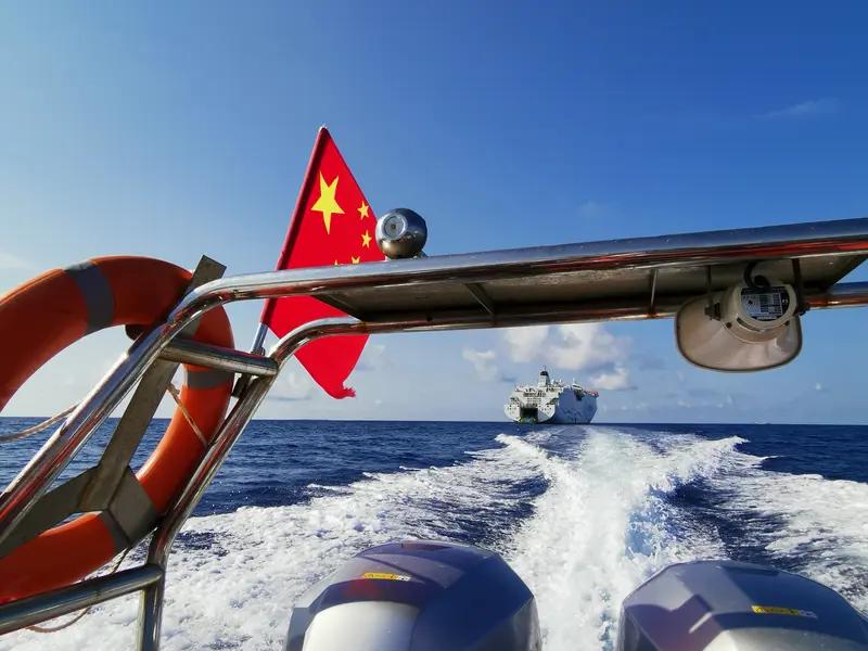 捍卫国家主权和海洋权益 两岸同胞义不容辞国家主权与海洋权益，宛如璀璨皇冠上的明珠