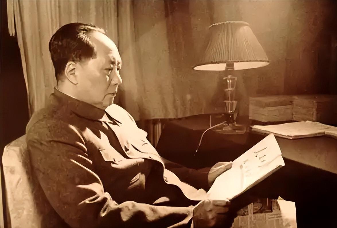为什么说只有毛主席才能救新中国？他创下九大改写历史的奇迹，将疮痍满目的新中国推向
