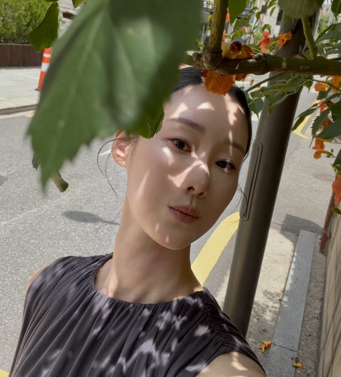 恋爱兄妹 初雅ins更新：我的六月 💜🩶 