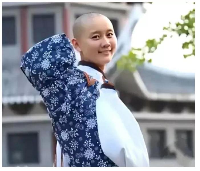 2008年，山东一名19岁的大学生做了一个梦，梦中佛祖对他说：“你是我座下童子，