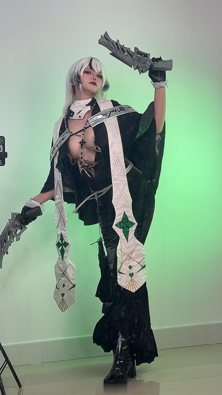 还没修，丢几张过过瘾#橡木匣##二次元cos大赏# ​​​