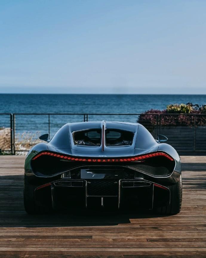 BUGATTI 