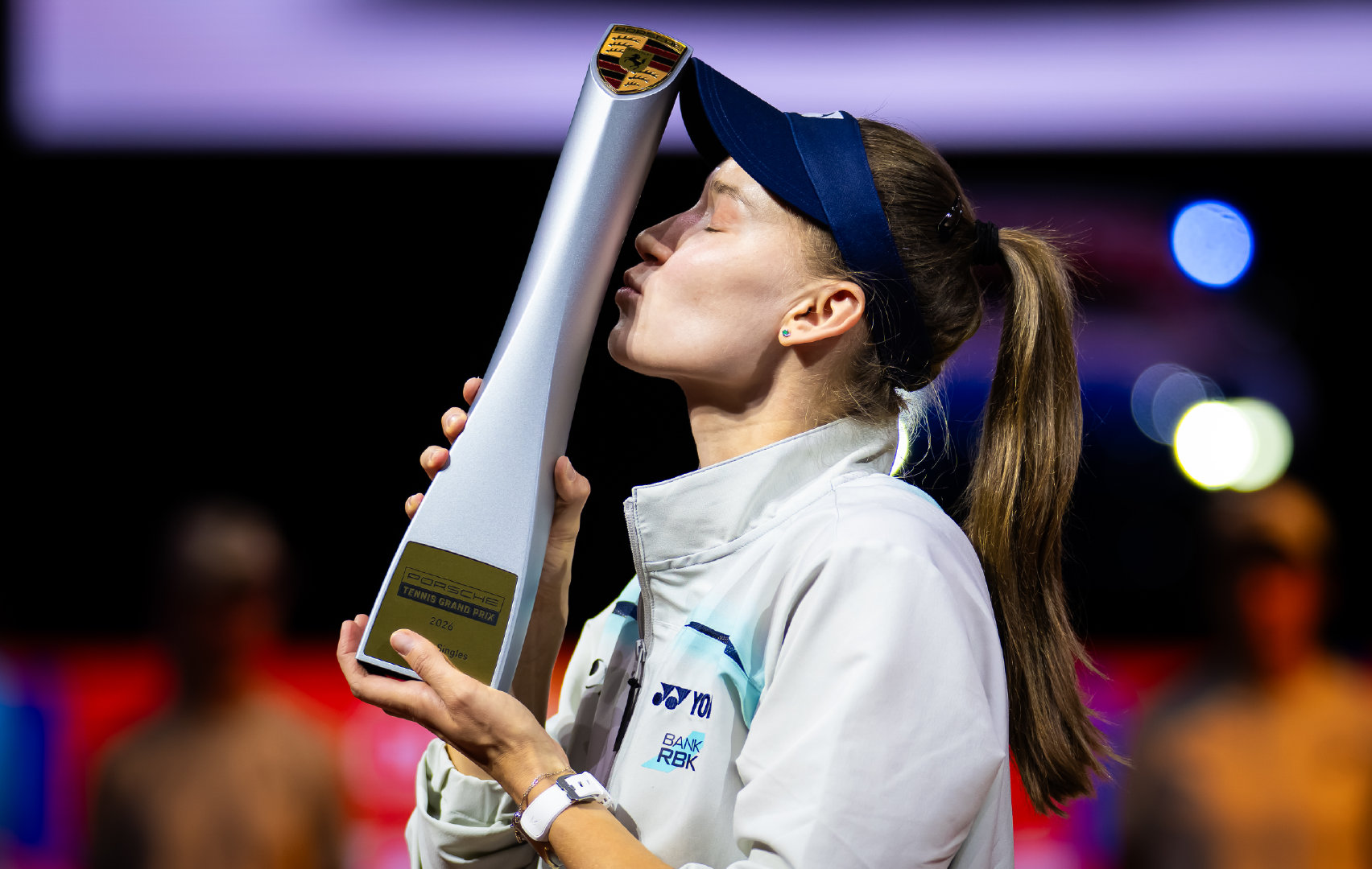 ✨冠军积分重返榜首✨赛季25胜领跑全体球员莱巴金娜的红土赛季迎来梦幻开局，送上新