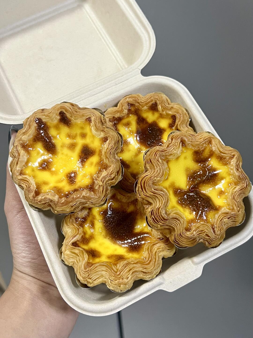 千万别冷冻蛋挞，不然
