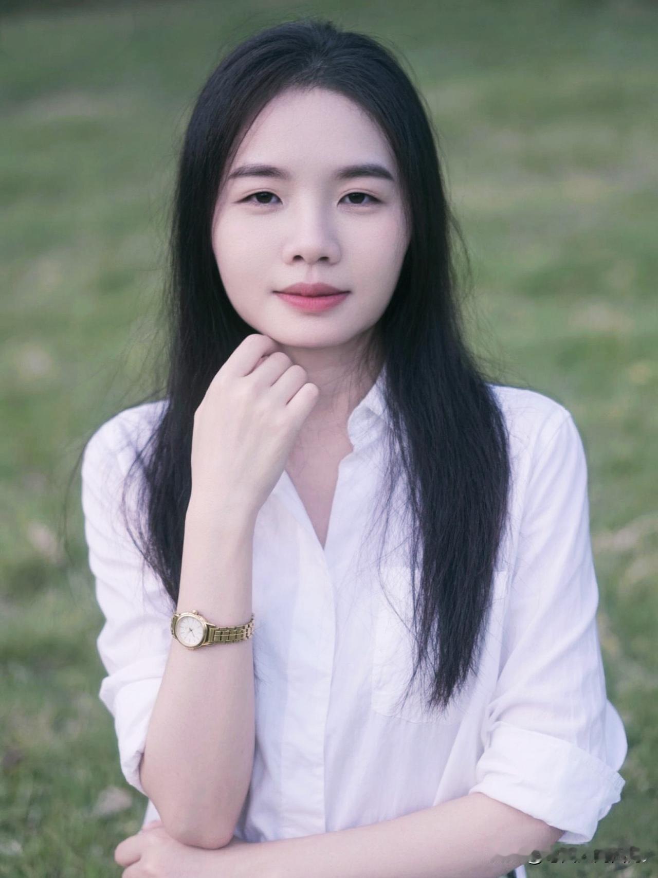 人到中年，经历过生死以后，才真正明白，所谓幸福，不过就是身上没病，心里没事，手里