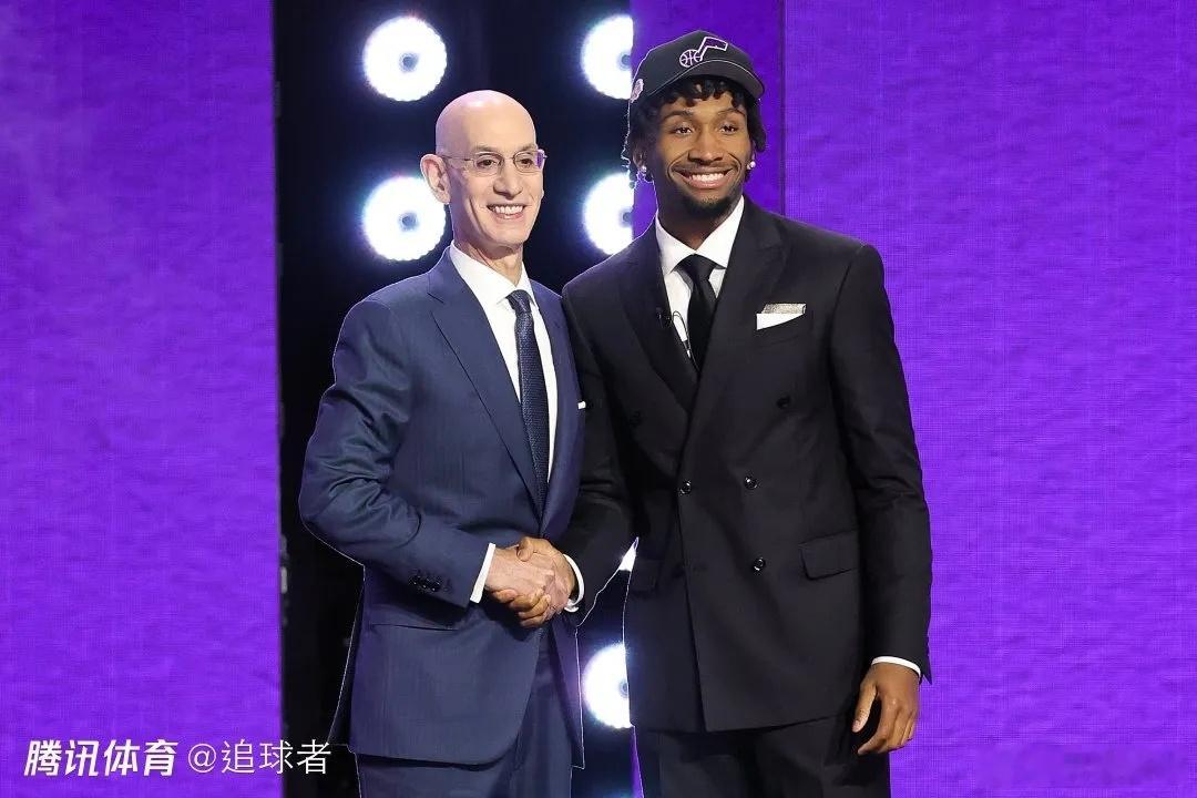 杨瀚森 NBA历练效果2026nba选秀NBA奇才选中状元迪班萨 转眼杨瀚森已经