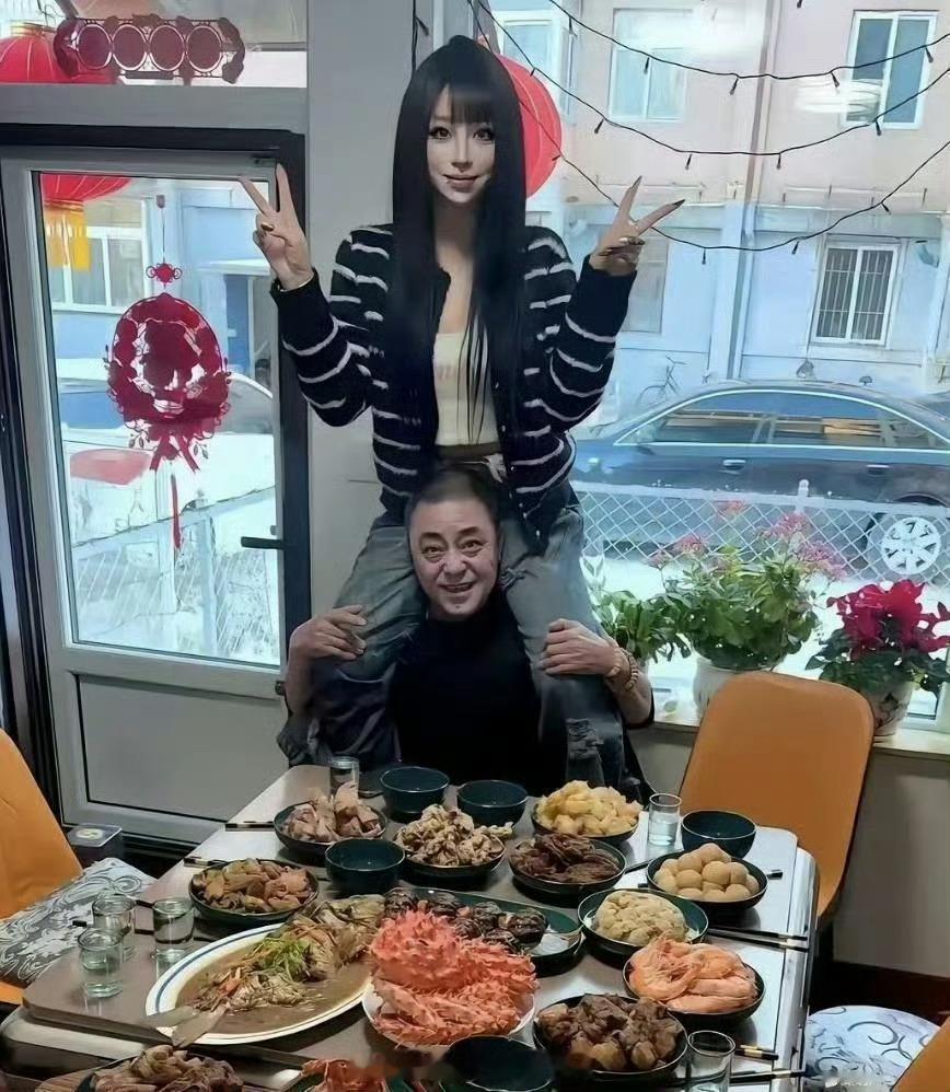 东北独生子女家庭是不是都这么豪横，吃饭都做了这么多样，看着我都就口水了，这饭菜看