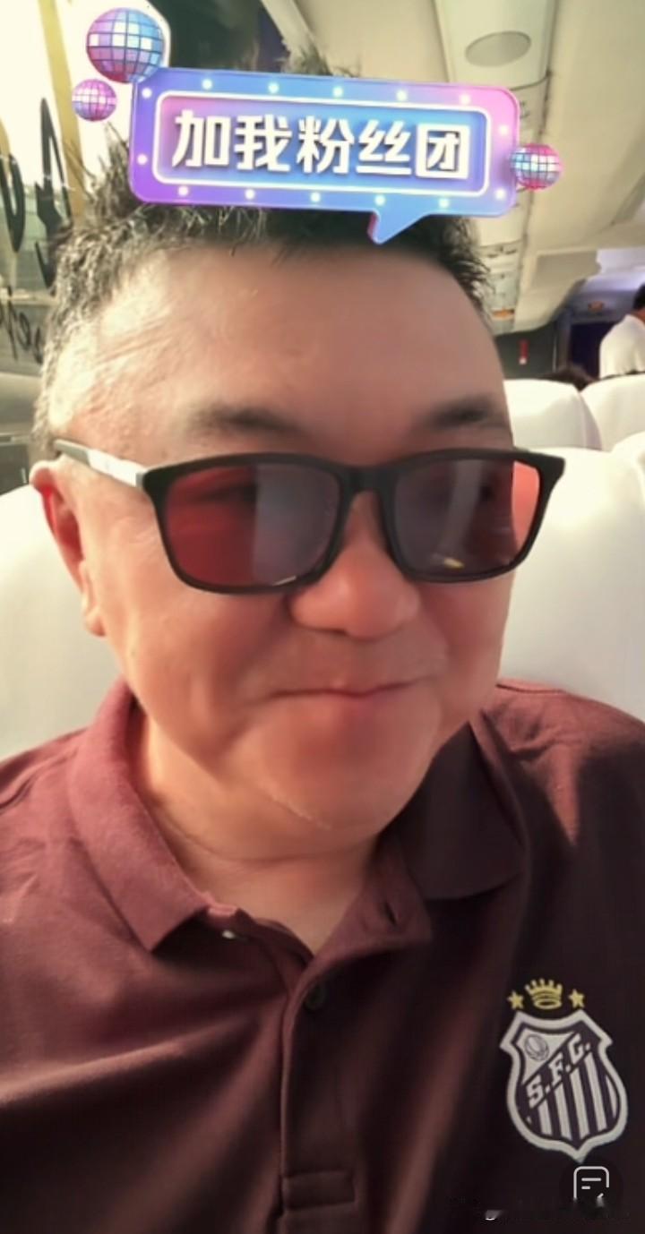 董路在巴西夸中国移动。
董路在巴西换上了移动卡，而且他不无骄傲的说是无限流量的卡